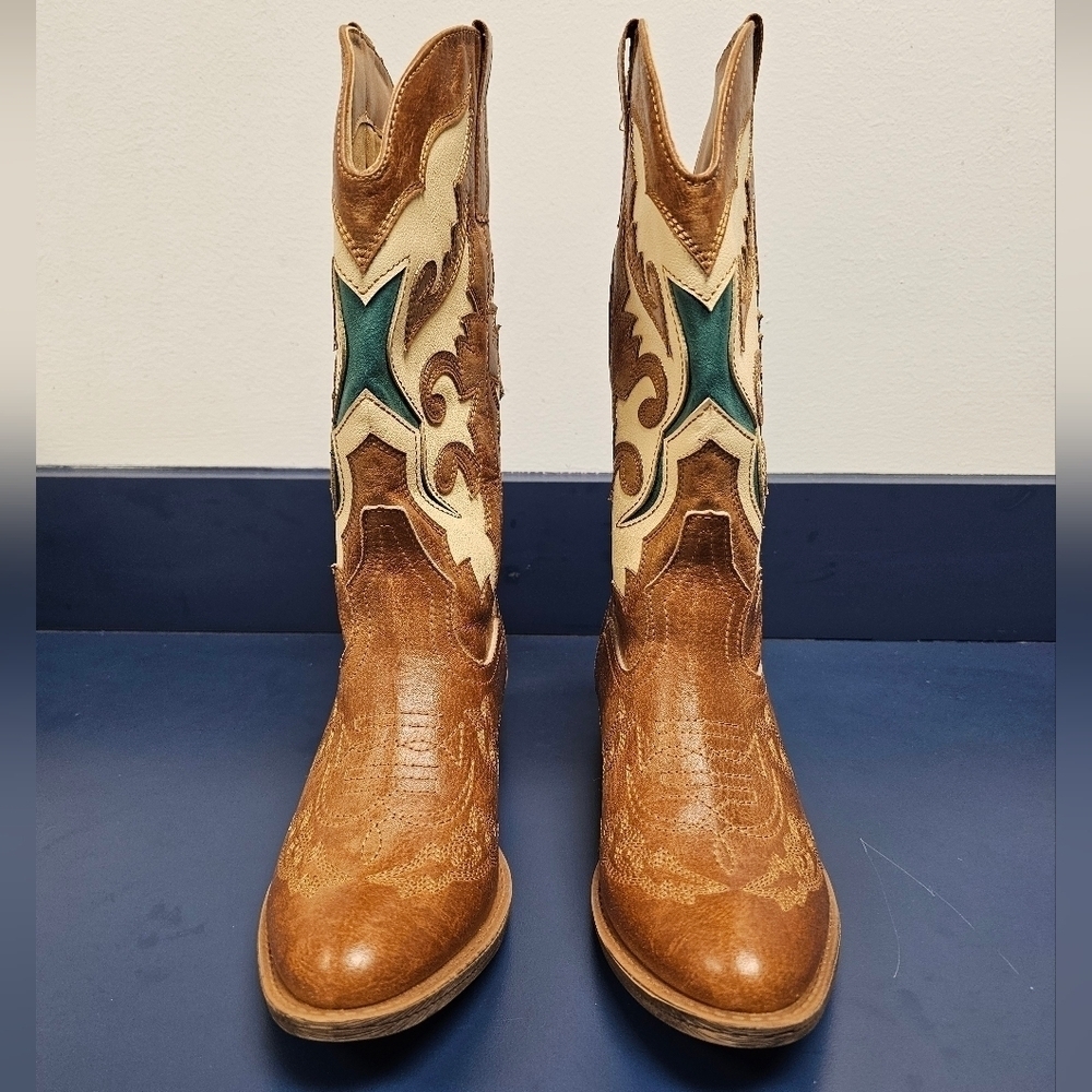 Matisse Women's Stampede Western Boot Snip Toe Turquoise Ivory 6.5